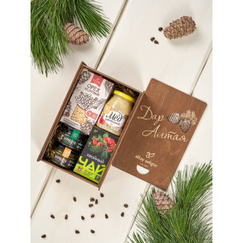 Подарочный набор "Дар Алтая" (Мёд цветочный, Ядро кедрового ореха, Чай хвойный ф/п, масло тыквенное, масло конопляное)