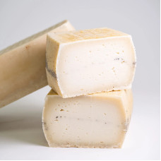Сыр твердый из Козьего молока Фрибур с массовой долей жира в сухом веществе 50% 