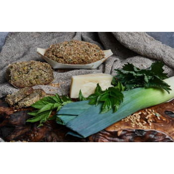 Крапивный пирог с пармезаном 280 гр