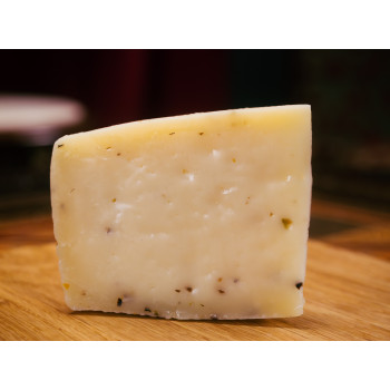 Сыр от Джона Качотта с оливками и маслинами