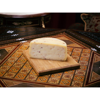 Сыр от Джона Качиотта с холопеньо и чили