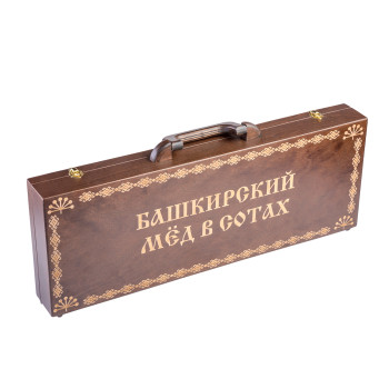 Башкирский сувенир деревянная шкатулка с рамкой сотового мёда 1,9-2,1 кг